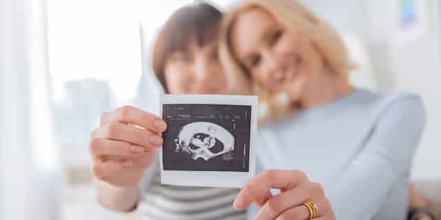 ใครที่ควรฝากไข่ ฝากไข่ ราคา อยากมีลูก มีลูกยาก Beyond IVF
